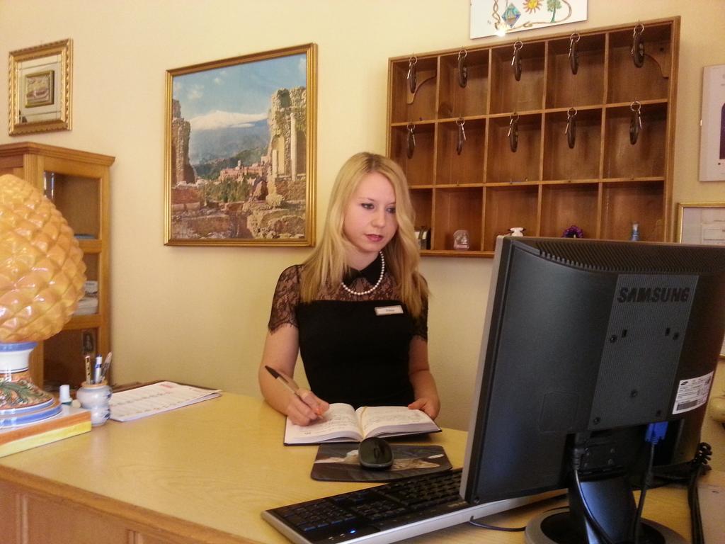 Hotel Pensione Cundari Ταορμίνα Εξωτερικό φωτογραφία
